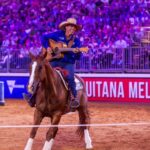 tomcurtain_521850_01